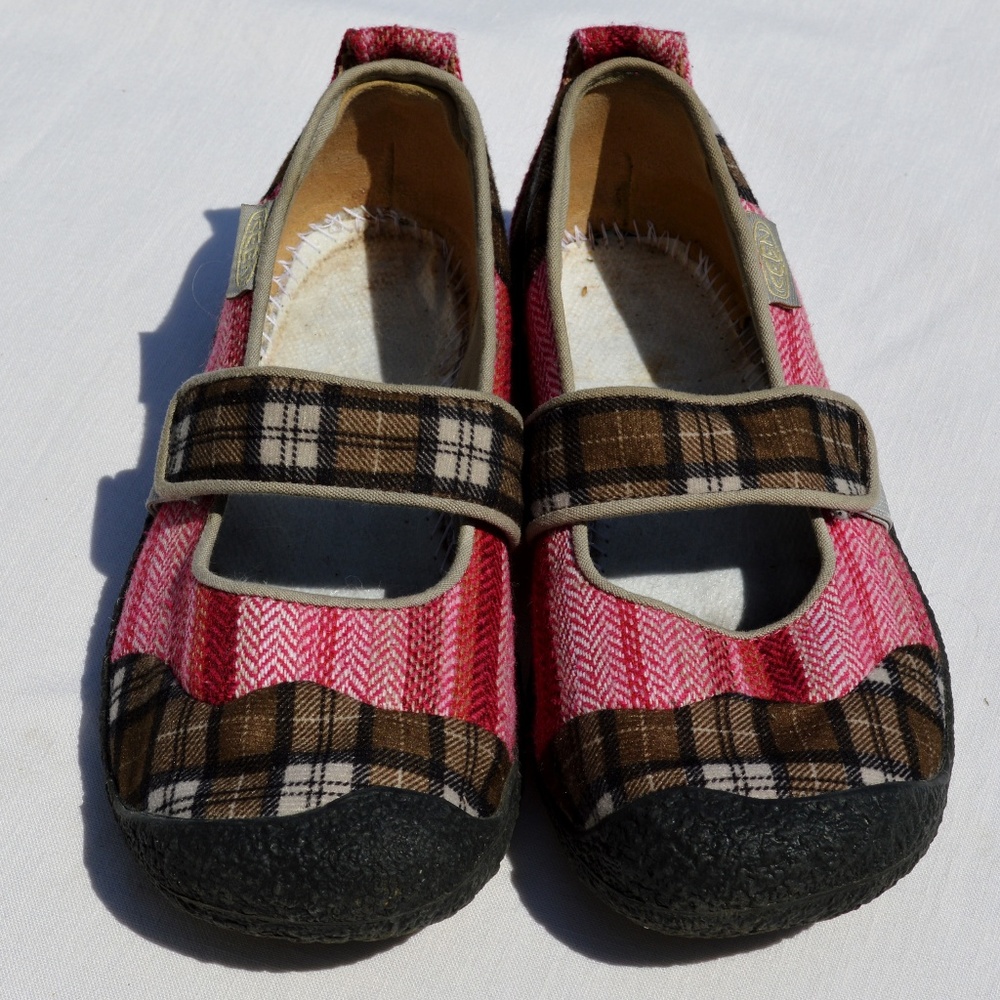 Keen Canvas Mary Jane Red Plaid Shoes Size  7.5